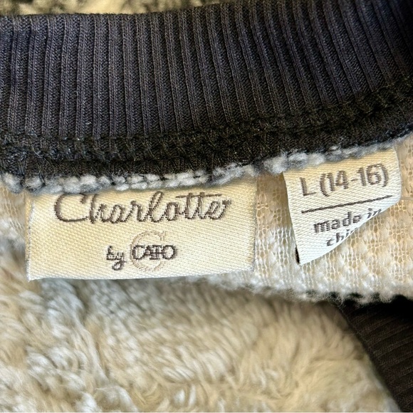 Charlotte By Cato Sz L (14-16) Girls Sherpa Sweater Black Gray & White NWT - Picture 3 of 5
